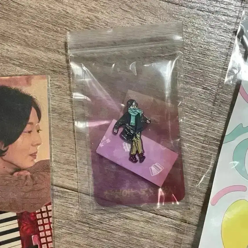 [BUNJANG] Chan-sil Movie Merchandise Bundle (Pins, Posters, Flyer) / 찬실이는 복도 많지 뱃지 장국영 뱃지 딴짓 A3 포스터 스티커세트 전단지