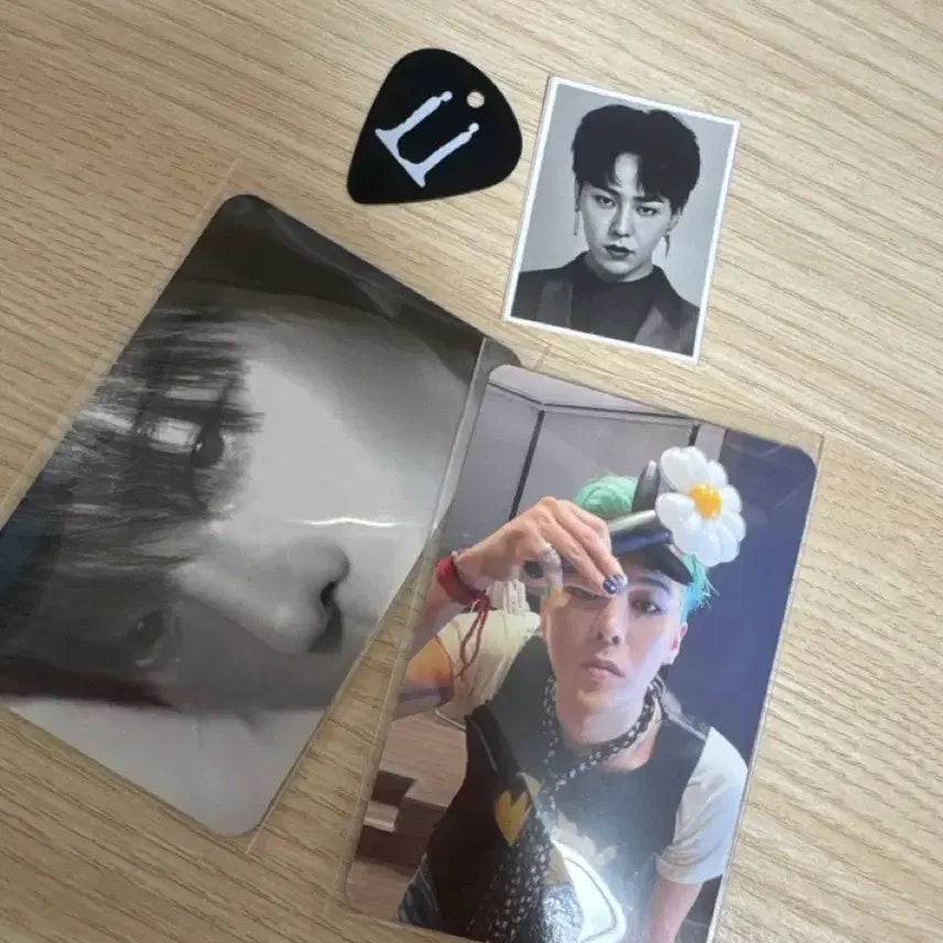 [BUNJANG] G-Dragon Photocard + Pick + Photocard Set / 지드래곤 포카 + 피크