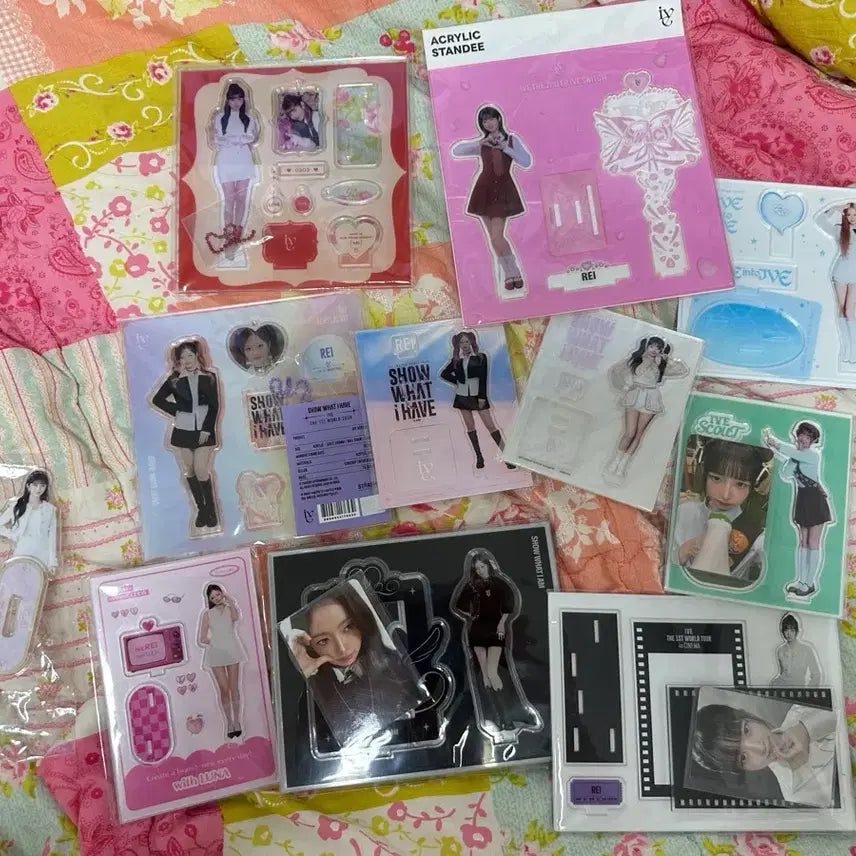 [BUNJANG] IVE Rei Acrylic Stand Full Set (11 types) / 아이브 레이 아크릴 스탠드 전종 11개