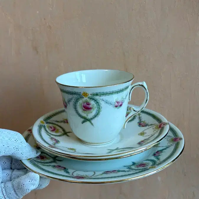[BUNJANG] 1892 R&amp;D Balmoral Teacup, Saucer, and Plate Trio - Antique English China / 1892년 영국 앤틱 R&amp;D사의 발모랄 차이나 듀오&amp;소서