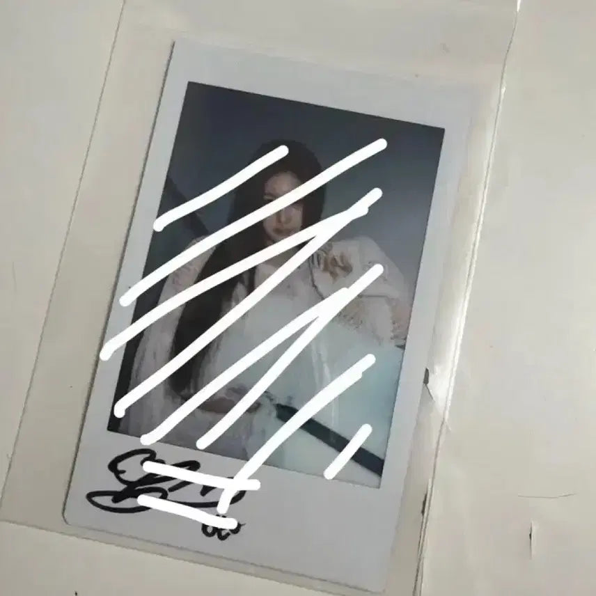 [BUNJANG] TripleS Jueun Apple Music Signed Polaroid Lucky Draw / 트리플에스 주빈 애플뮤직 싸인 폴라로이드 싸폴 폴라 특전 럭키드로우