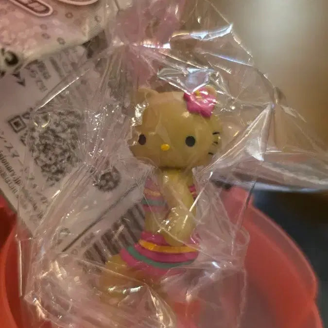 [BUNJANG] Hello Kitty Styleup Tanning Kitty Gacha Figure / 헬로키티 스타일업 가챠 태닝키티