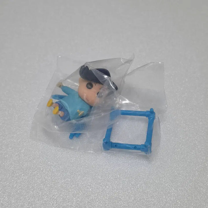 [BUNJANG] Crayon Shin-chan Playground Jungle Gym Figure - Shin-chan (Sealed) / 짱구 놀이터 정글짐 피규어 - 철수 미개봉