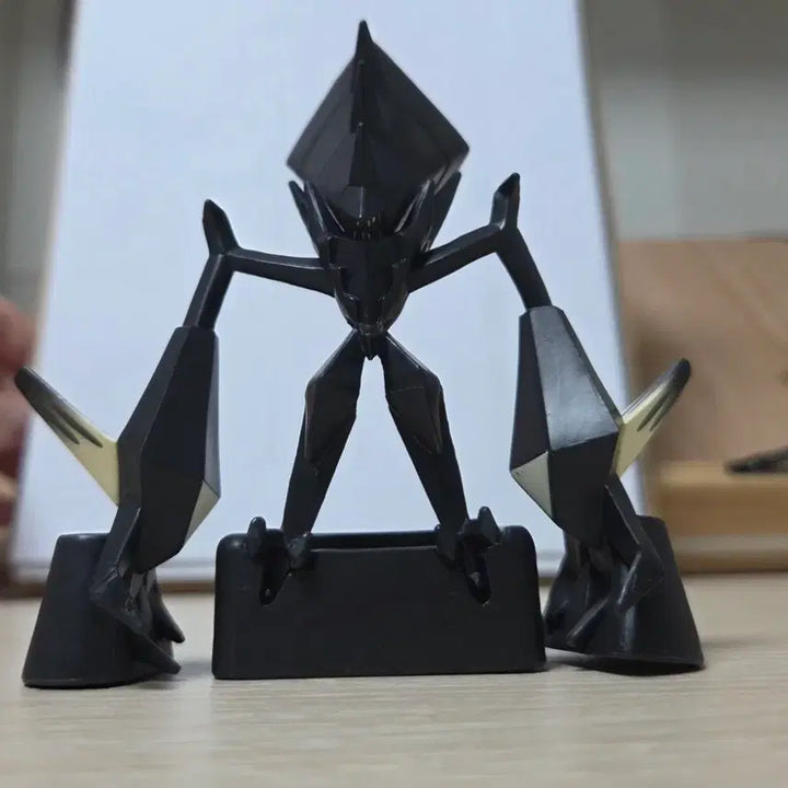 [BUNJANG] Pokemon Necrozma Moncolle Figure / 포켓몬스터 네크로즈마 몬콜레 피규어