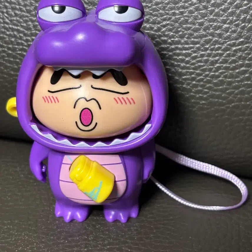 [BUNJANG] Crayon Shin-chan Dinosaur Costume Transforming Face Figure Keychain / 짱구 얼굴변신 공룡 코스튬 피규어