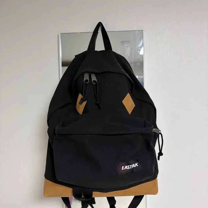 [BUNJANG] Eastpak Wyoming Leather Backpack / 이스트팩 와이오밍 레더 백팩