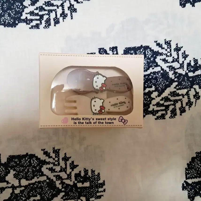 [BUNJANG] Sanrio Hello Kitty Spoon, Fork, Hairpin Set (Sealed) / 산리오 헬로키티 스푼 포크 헤어핀 미개봉
