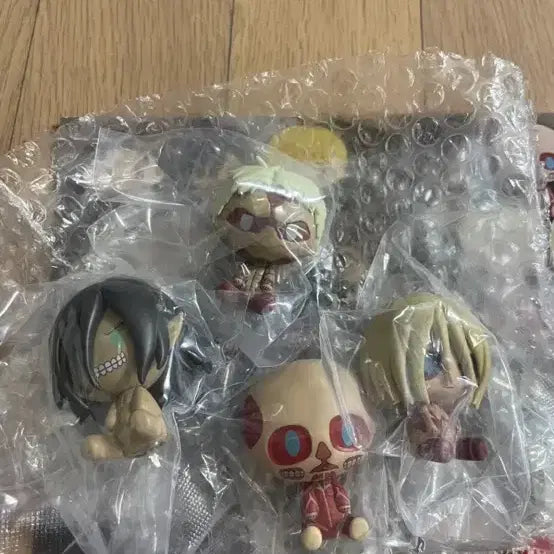 [BUNJANG] Attack on Titan 4-Character Figure Set (Box Opened) / 박스만 개봉) 진격의 거인 피규어 4종