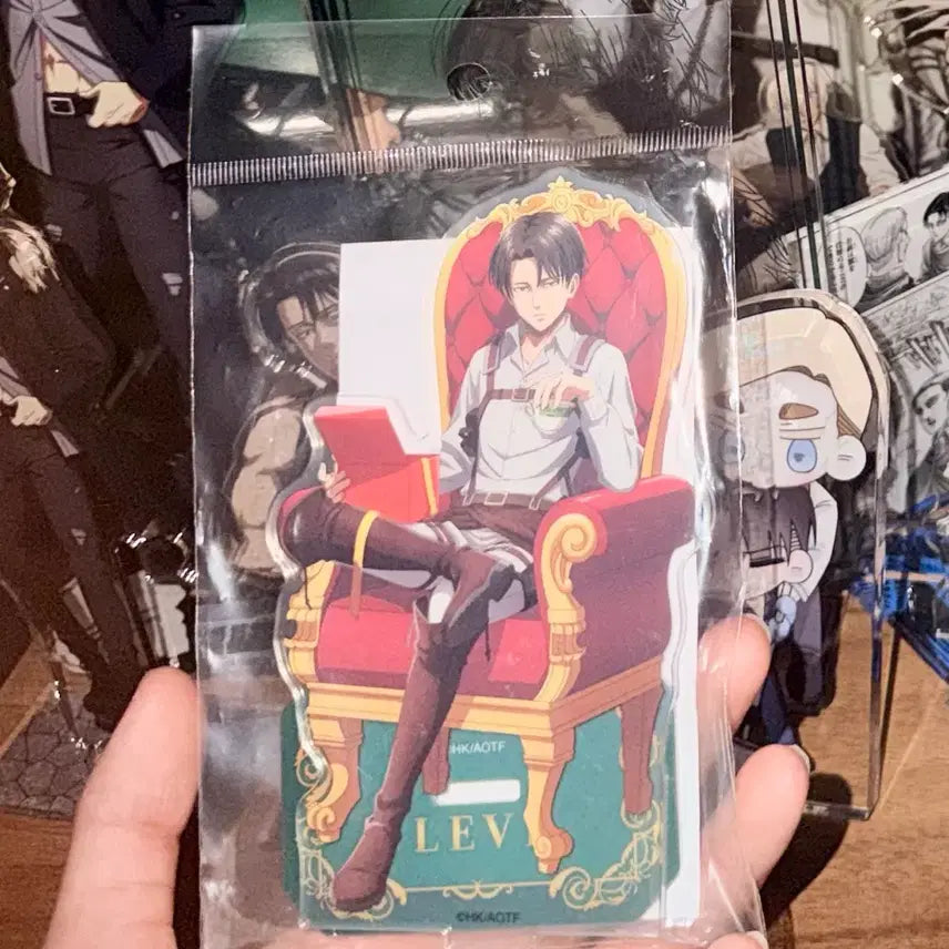 [BUNJANG] Attack on Titan Levi Acrylic Stand Final Season / 진격의 거인 리바이 아크릴 스탠드 의자 선물 정품 파이널 생일