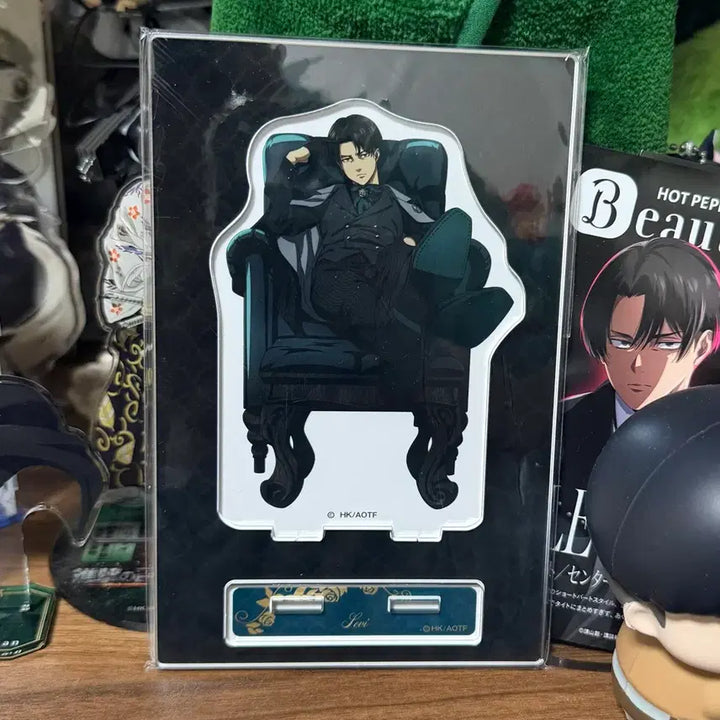 [BUNJANG] Attack on Titan Levi Ackerman Dignified Chair Acrylic Stand / 진격의 거인 리바이 아커만 아크릴 스탠드 Dignified 의자 정품