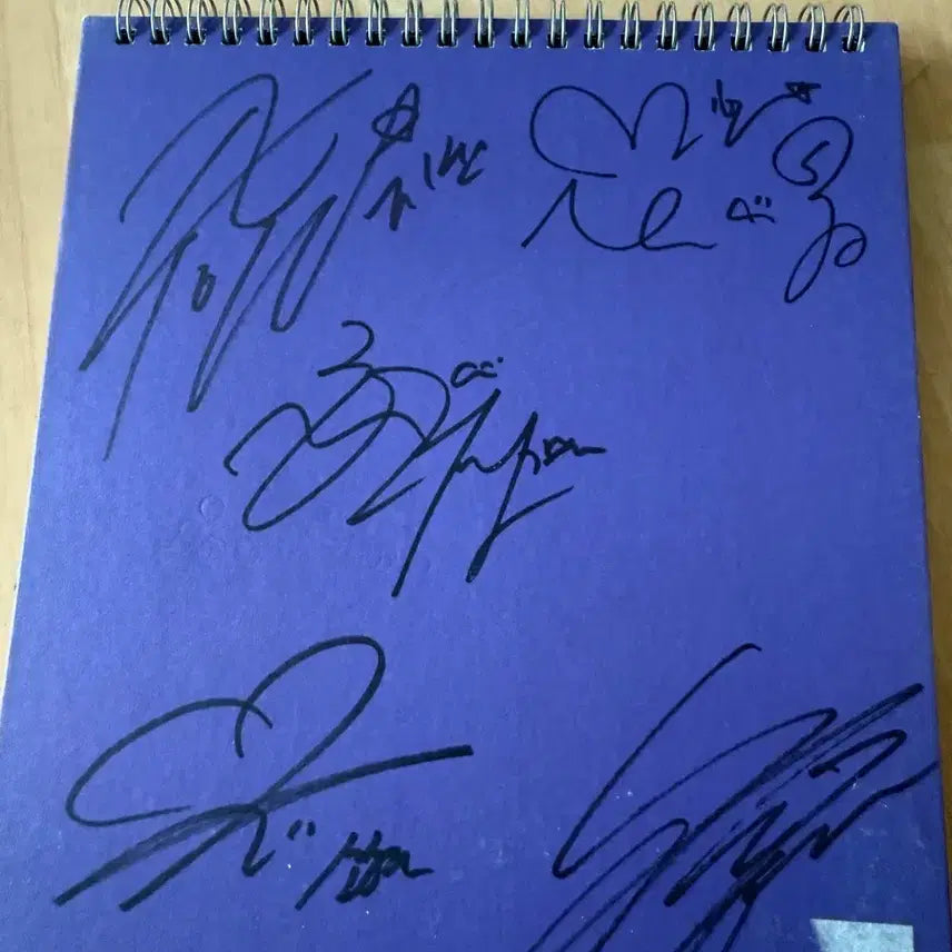 [BUNJANG] 4minute 4minute World Autographed Album / 포미닛 4minute World 친필싸인 앨범