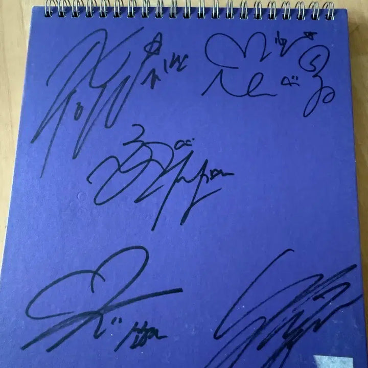 [BUNJANG] 4minute 4minute World Autographed Album / 포미닛 4minute World 친필싸인 앨범
