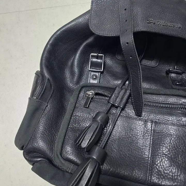 [BUNJANG] Dr. Martens Leather Backpack Unisex / 닥터마틴 가죽 백팩 남녀공용