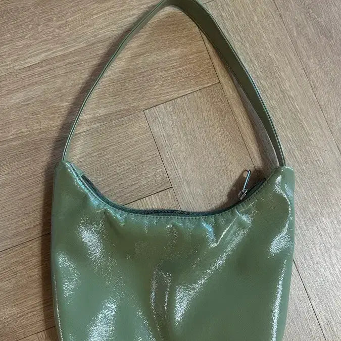 [BUNJANG] EMIS Enamel Shoulder Bag Olive / EMIS 에나멜 숄더백