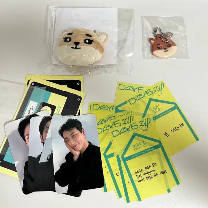 [BUNJANG] Day6 Denimals Japan Soft Badge Keyring / (미개봉) 데이식스 데멀 요코하마 소프트 뱃지 케 + 데식집 키링