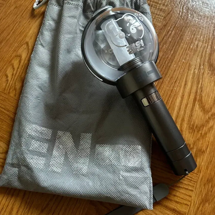 [BUNJANG] ENHYPEN Lightstick + Pouch Set / 엔하이픈 응원봉 + 파우치