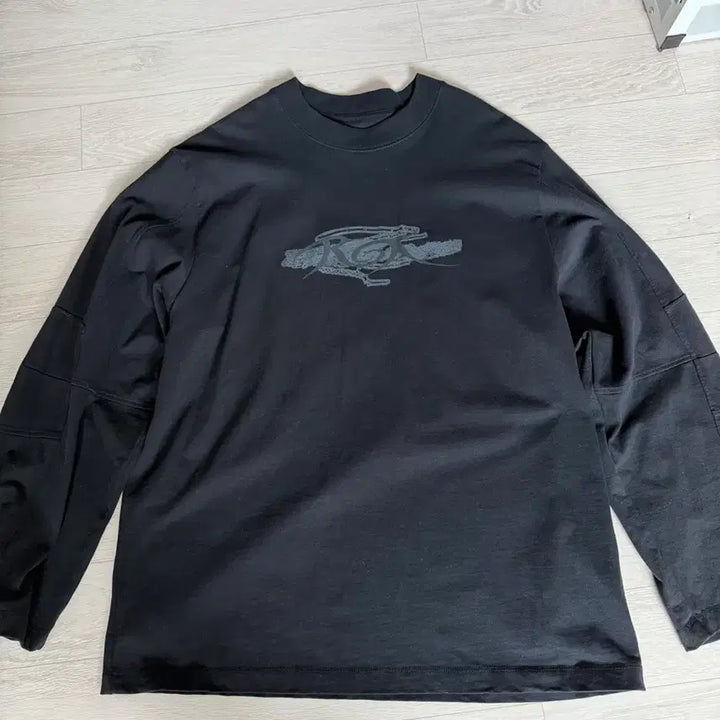 [SOLD OUT] 로아 하이킹 roa 롱슬리브 블랙