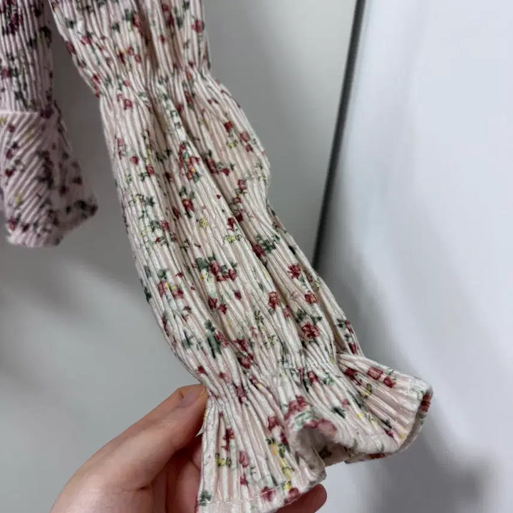 [BUNJANG] Floral Smocking Blouse / 꽃무늬 스모킹 블라우스