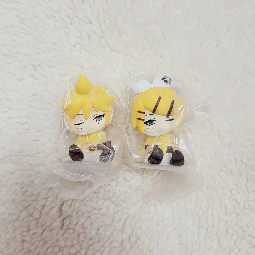 [BUNJANG] Vocaloid Kagamine Rin Len Shoulder Sit Gacha Figure Bundle Set / [일괄/가격인하] 보컬로이드 보카로 카가미네 린 렌 어깨쿵 가챠 피규어
