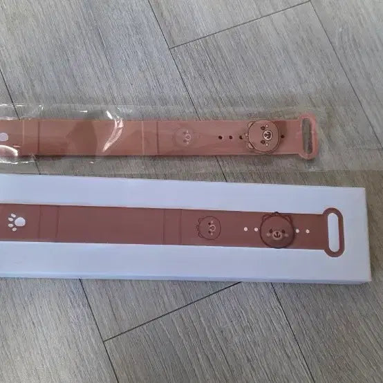 [BUNJANG] Day6 Petit Mule Strap (BANG) / 원가이하)Day6 쁘멀스트랩(BANG)