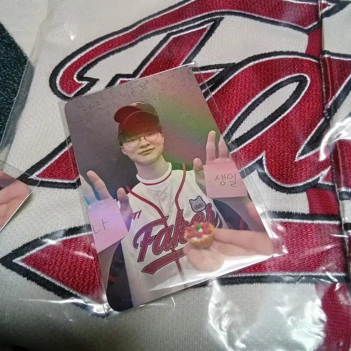 [BUNJANG] T1 Faker Birthday Photocard Uniform Version / T1 티원 페이커 생일 포토카드 (유니폼ver) / Faker
