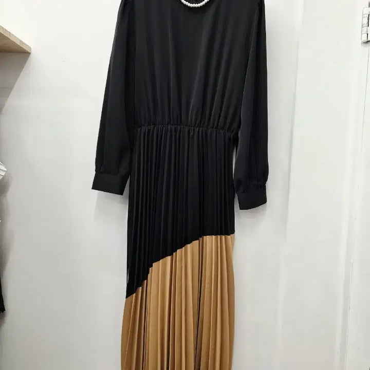 [BUNJANG] OZOC Pleated Long Dress Black/Beige / OZOC원피스 블랙/베이지 플리츠 롱 원피스