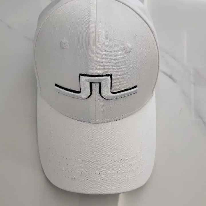 [BUNJANG] J.LINDEBERG Golf Cap White / 골프모자(제이린드버그)
