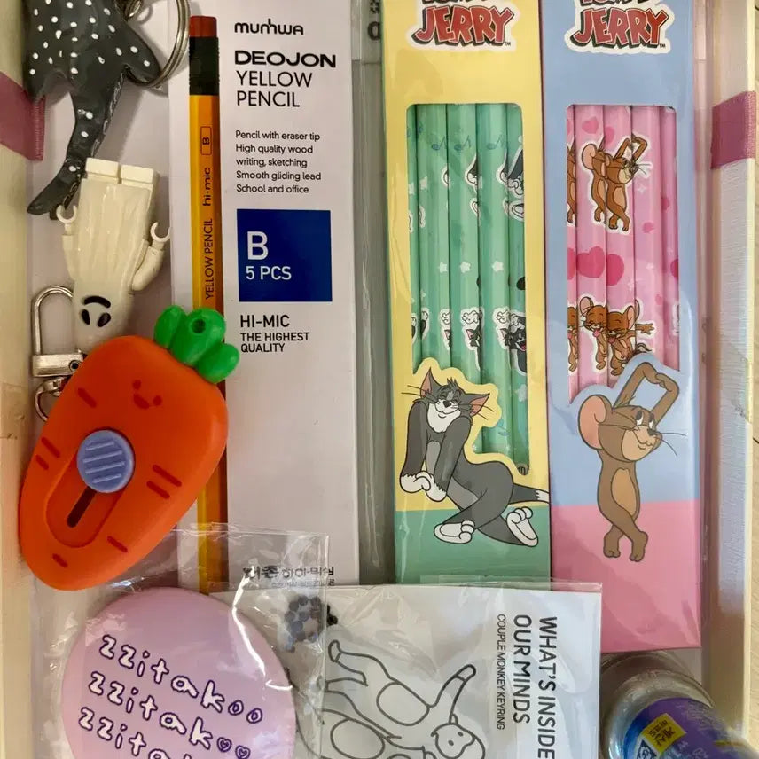 [BUNJANG] Stationery Bundle Set - Pencils, Keychains, Mirror, Stamp / 문구류 일괄 처분 나눔 // 연필 초등 문구류 준비물 필기구