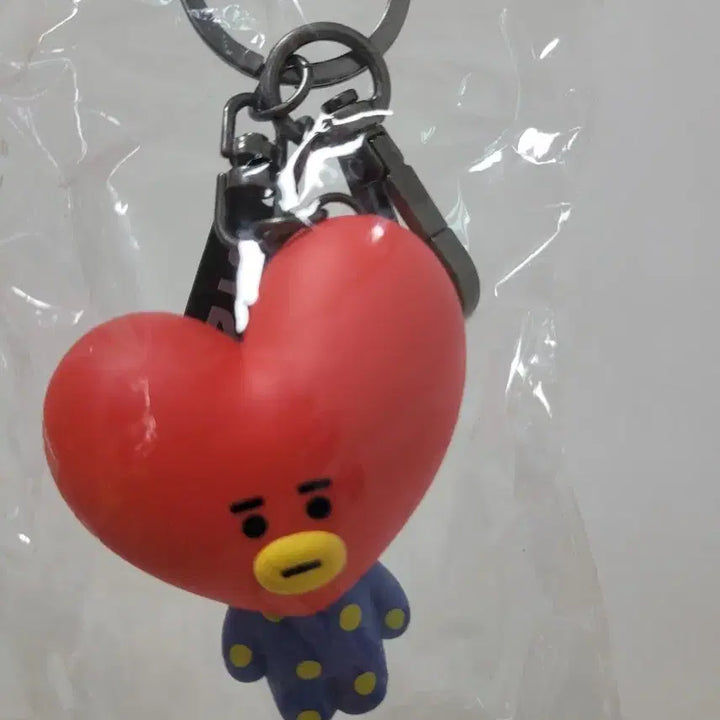 [BUNJANG] BT21 Tata Heart Figure Keychain + Official Photocard Bundle Set / BT21 타타 하트 피규어 키링 공식 투명포카 등