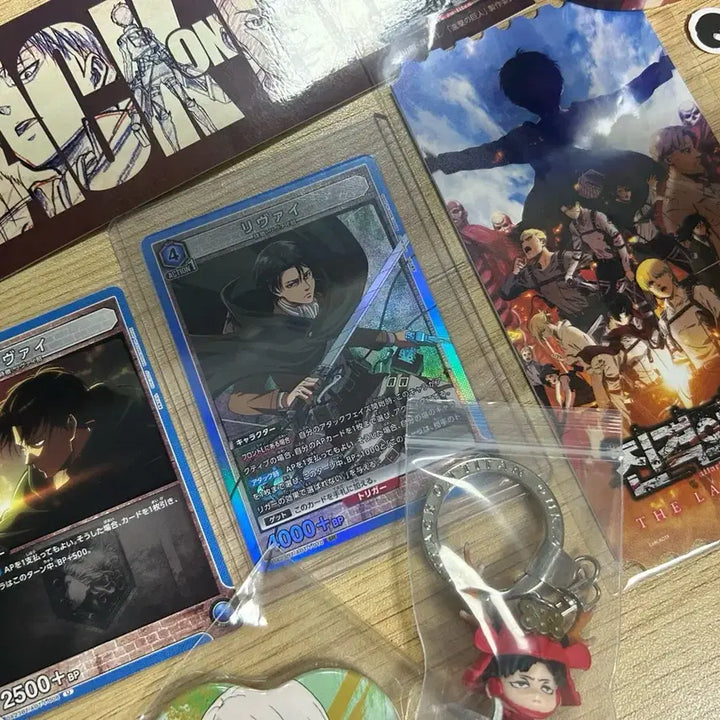 [BUNJANG] Attack on Titan Levi Shingeki no Kyojin Union Card, Movie Ticket, Keychain, Official Photo, Heart Badge Bundle Set / 진격의거인 리바이 유니온카드 극장판티켓 키링 증사 하트뱃지 일괄