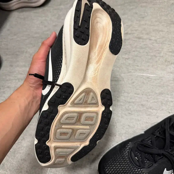 [BUNJANG] Nike Vomero Plus Running Shoes / 나이키 보메로 플러스 285