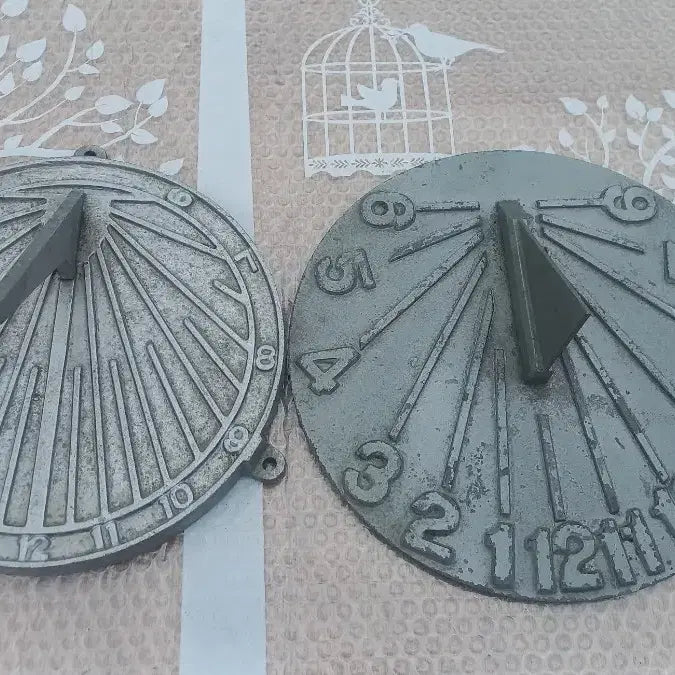 [BUNJANG] Vintage Sundial Set (Set of 2) / 근대사  해시계 2개 세트