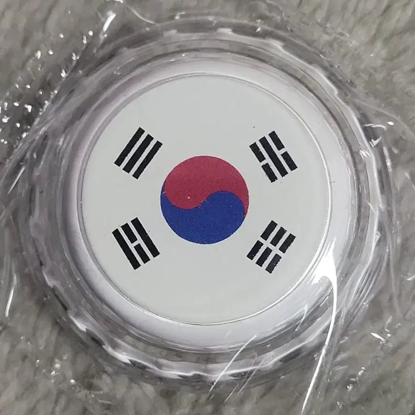 [BUNJANG] Coca-Cola Korea Commemorative Sterling Silver Bottle Cap Set Bundle / 한국 코카콜라 기념 순은 병뚜껑 세트 일괄
