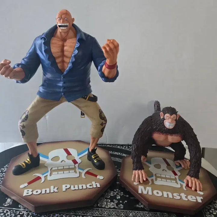 [BUNJANG] Black Studio Red Haired Pirate Executive Bonk Punch Monster Statue / black 레진 봉크펀치,몬스터 판매합니다