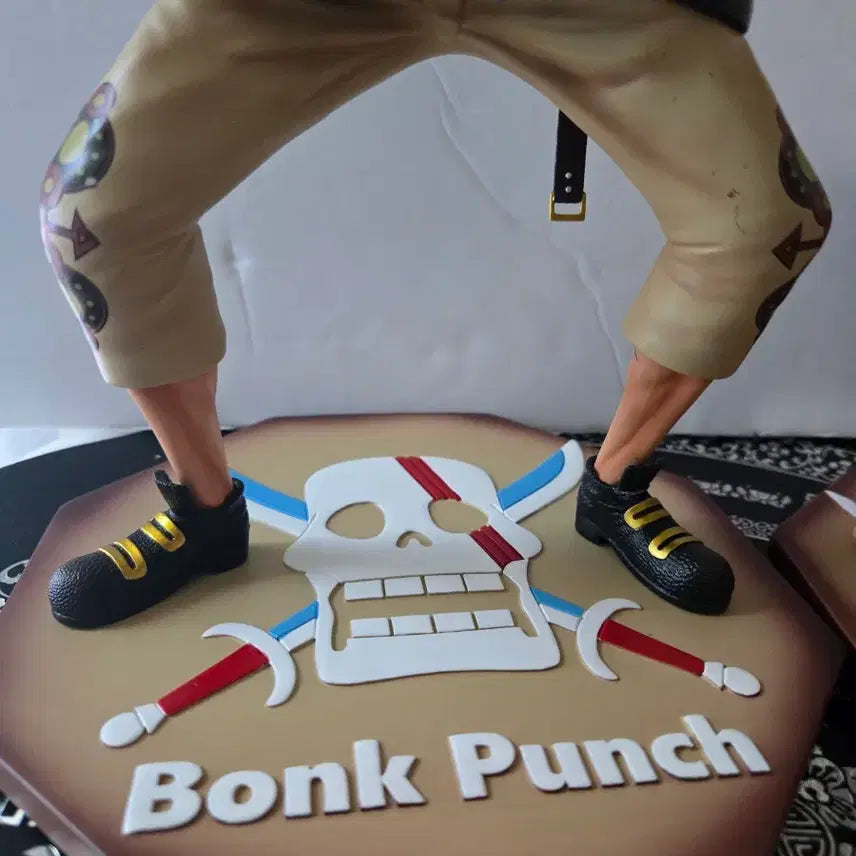 [BUNJANG] Black Studio Red Haired Pirate Executive Bonk Punch Monster Statue / black 레진 봉크펀치,몬스터 판매합니다