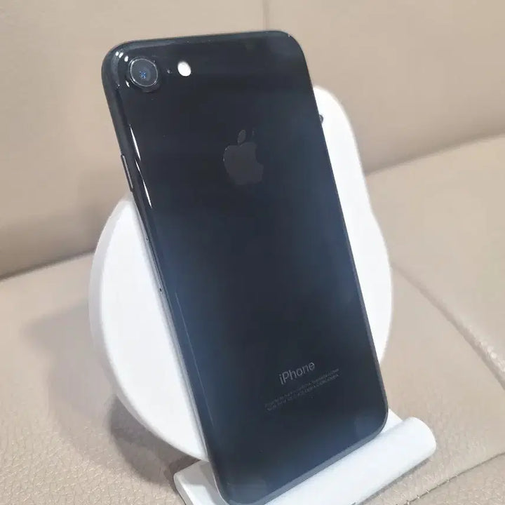 [BUNJANG] Apple iPhone 7 Jet Black (US Version) Battery 100% / 미국판 애플 아이폰 7 제트블랙 배터리 100 팔아요