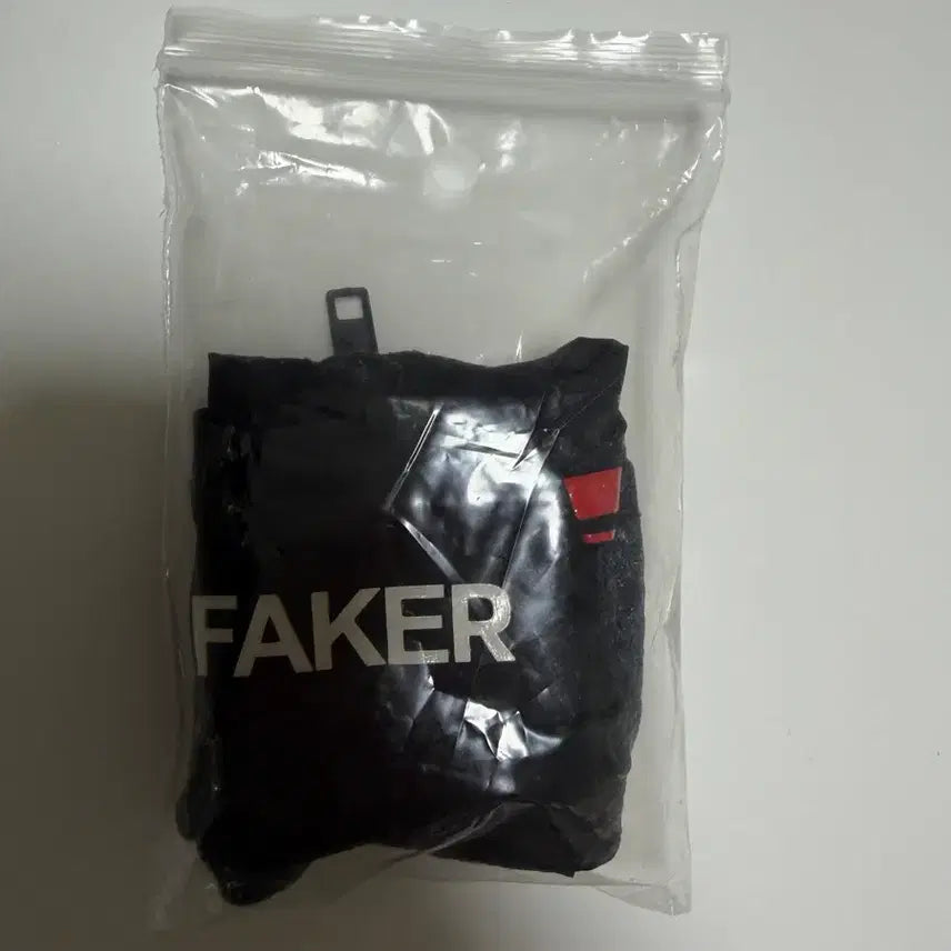 [BUNJANG] T1 Faker 20cm Uniform Plush Doll / 티원 2024 페이커 20cm 인헝