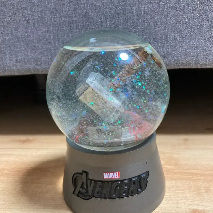 [BUNJANG] Megabox Avengers Endgame Limited Edition Goods Set with Thor Mjolnir Snow Globe / [한정판] 메가박스 어벤져스 엔드게임 굿즈 세트 / 스노우볼 포함