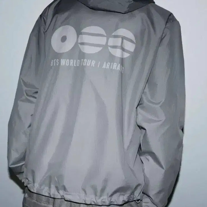 [BUNJANG] BTS World Tour Arirang Windbreaker Size S / BTS 방탄소년단 월드 투어 기념 아리랑 바람막이 S사이즈