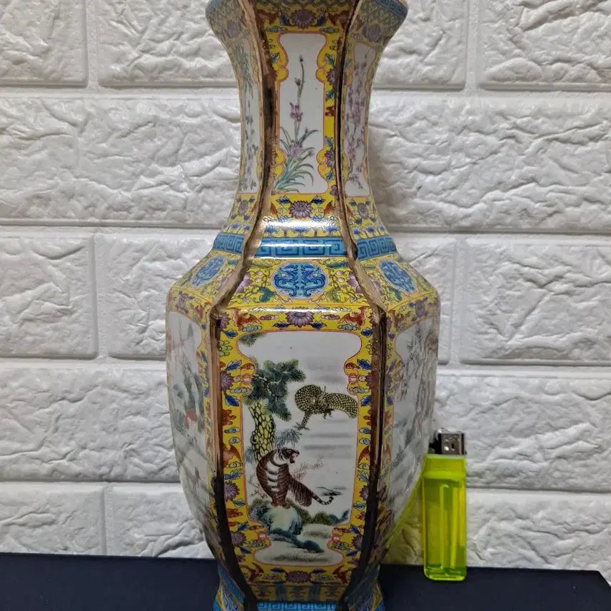 [BUNJANG] Qianlong Emperor 12 Zodiac Animals Celadon Vase / 건융어제 12간지동물 그림 오채법랑화병