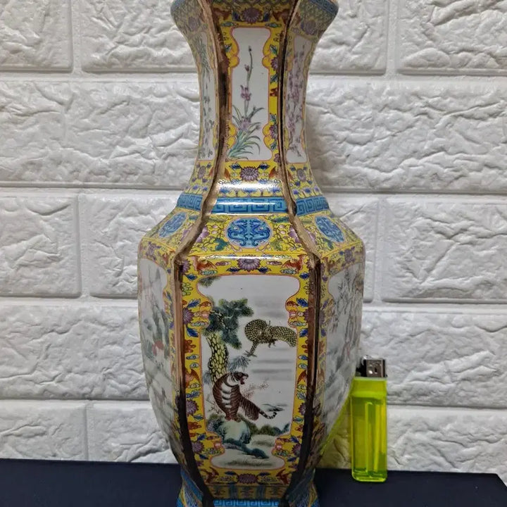 [BUNJANG] Qianlong Emperor 12 Zodiac Animals Celadon Vase / 건융어제 12간지동물 그림 오채법랑화병