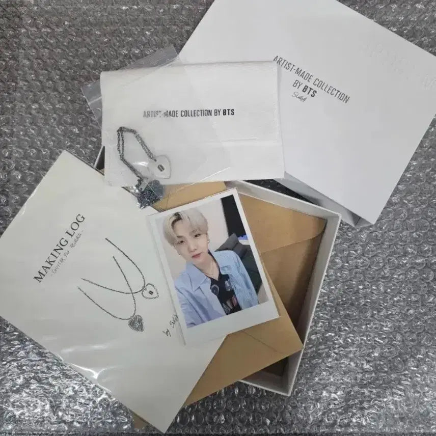 [BUNJANG] BTS Suga Guitar Pick Necklace / (6/8까지) 방탄 슈가 윤기 기타 피크 목걸이 made by bts