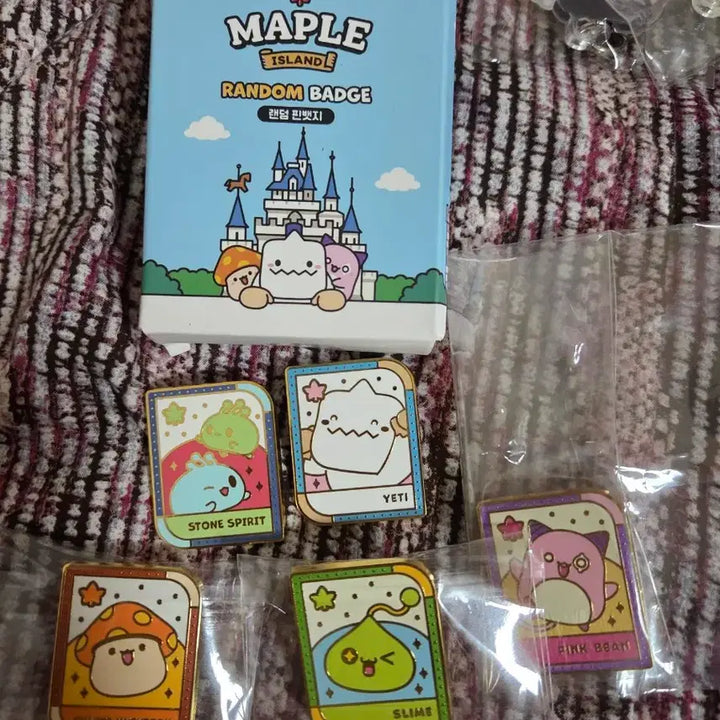[BUNJANG] MapleStory X Lotte World Random Can Badge Bundle Set (5 Types) / 메이플X롯데월드 랜덤 캔뱃지 5종 일괄판매