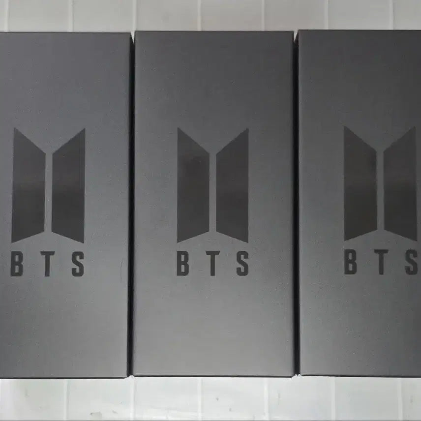 [BUNJANG] BTS ARMYBOMB Ver.4 Light Stick (Sealed) / 방탄소년단 BTS 아미밤4 사이밤 미개봉 light stick