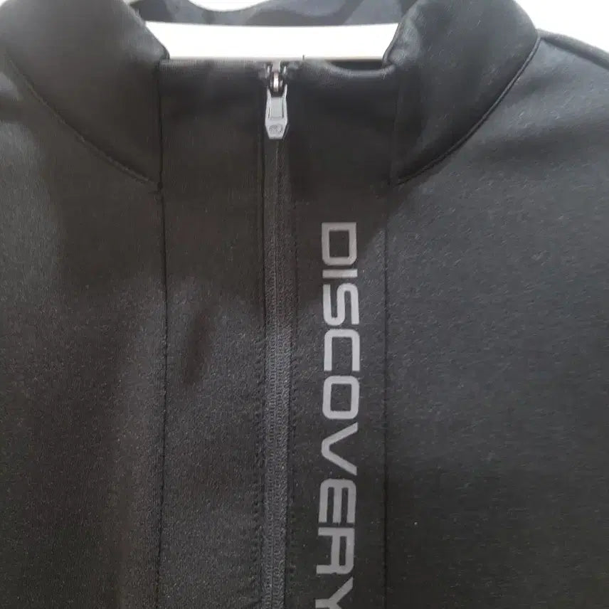 [BUNJANG] Discovery 1/4 Zip Up Sweatshirt Black 95 / 디스커버리 1/4 집업 블랙 95