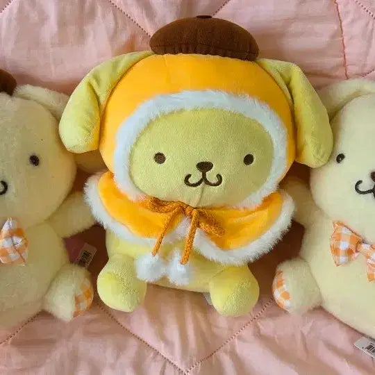[BUNJANG] Sanrio Pompompurin Medium Plush Flower Check Cape / 산리오 폼폼푸린 중형인형