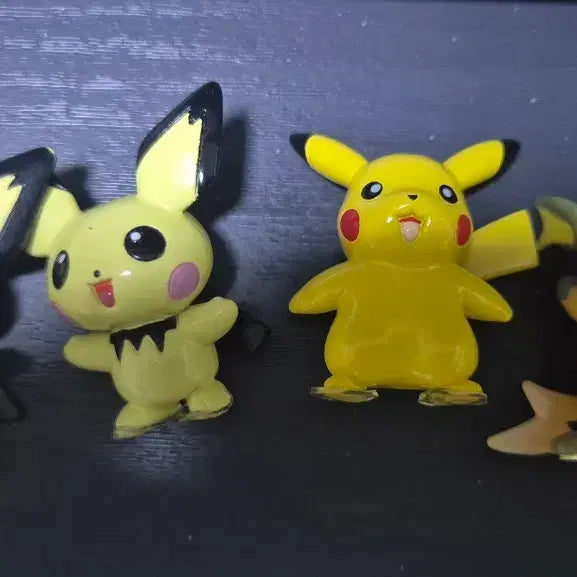 [BUNJANG] Moncolle Vintage Pichu, Pikachu, and Raichu Set / 몬코레 구판 피츄&amp;피카츄&amp;라이츄