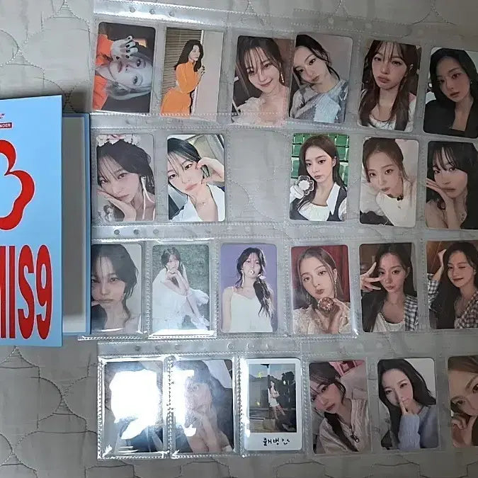 [BUNJANG] fromis_9 Photocard Bundle (approx. 140 cards) &amp; Binder / 프로미스나인 포카(140장)&amp;바인더