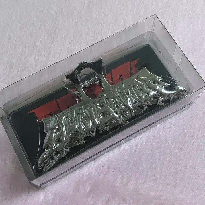 [BUNJANG] PLAVE Calligo Part 2 MD Hair Clip / 플레이브 칼리고 파트2 md 집게핀 헤어 클립