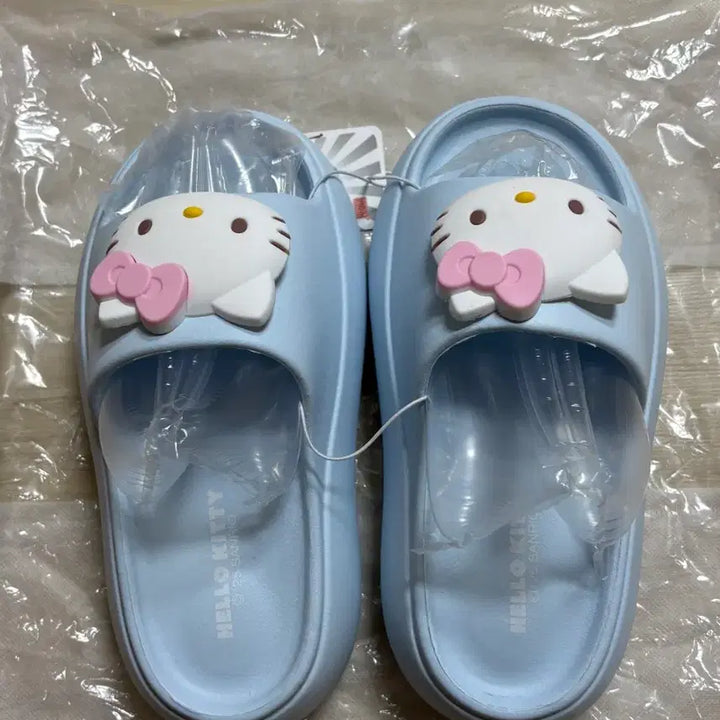 [BUNJANG] Sanrio Hello Kitty Platform Sandals Slippers (Sky Blue, 230) / 산리오 헬로키티 통굽 하늘색 샌들 슬리퍼 230 하늘색 새상품